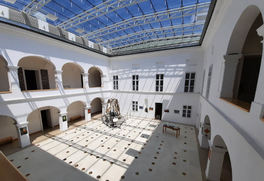 Orczy Kastély, Hungary